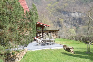 Garten mit Sonnenterasse